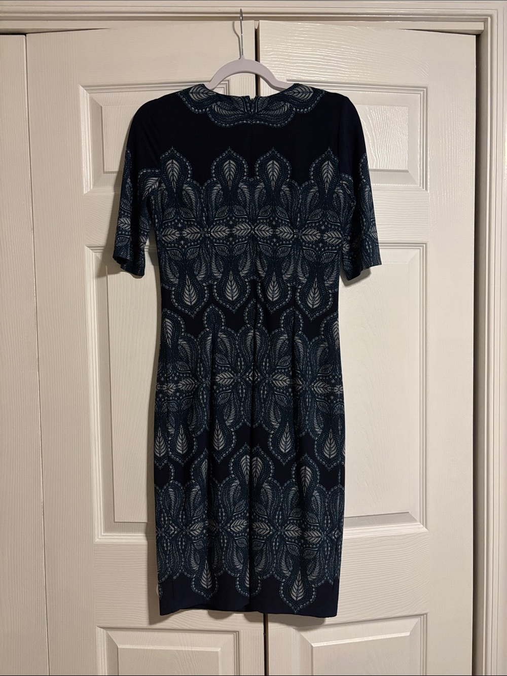 White House Black Market Navy & Light Blue Patterned Midi Sheath Dress - Picture 2 of 3